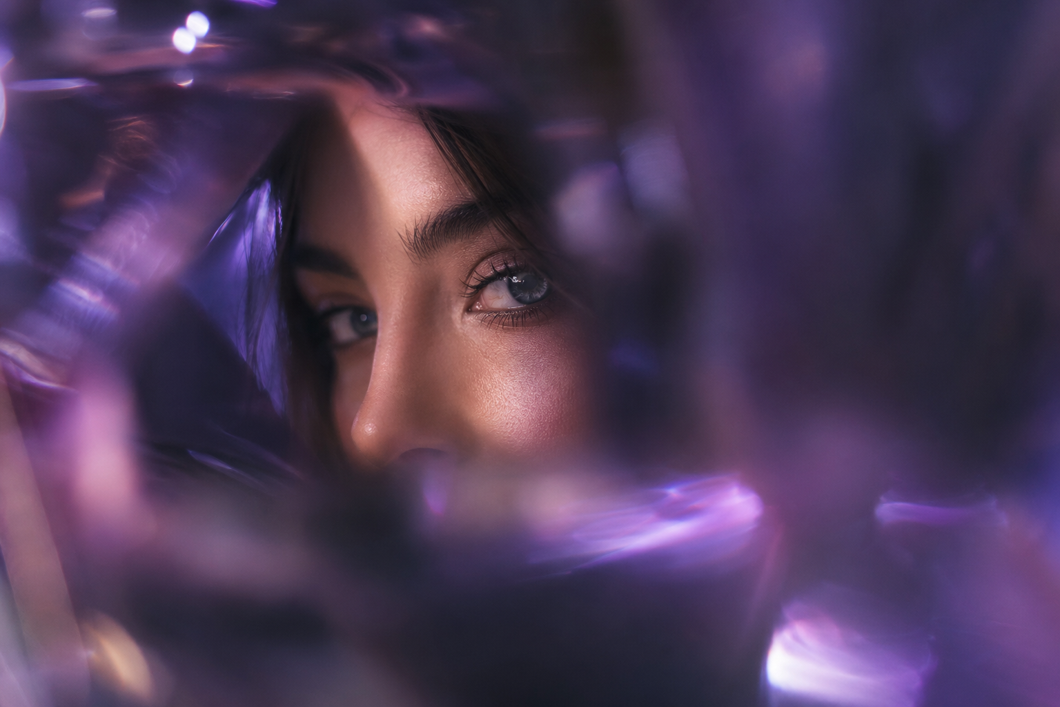 Illustrative still for depth of field: Ultra-shallow f/1.4